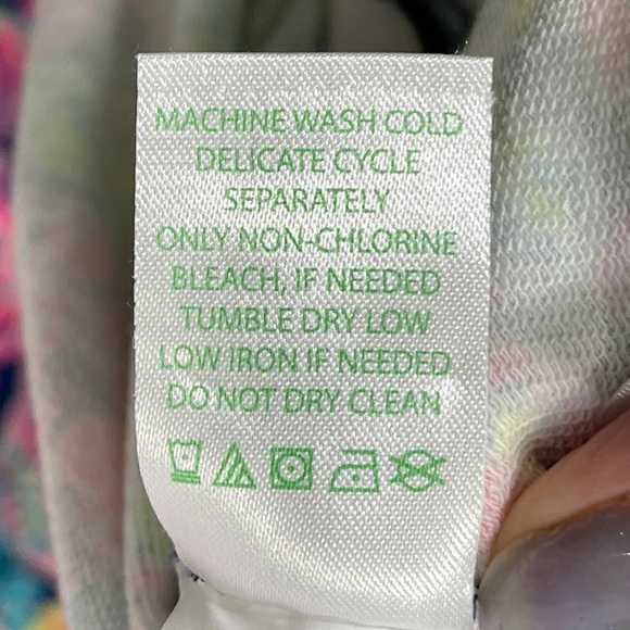 Lilly Pulitzer Jorgie Romper in Oyster Bay Navy Seen and Herd Size Small - Picture 8 of 10